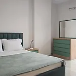 Apartmán Next To Blloku 2-bdr Spacious
