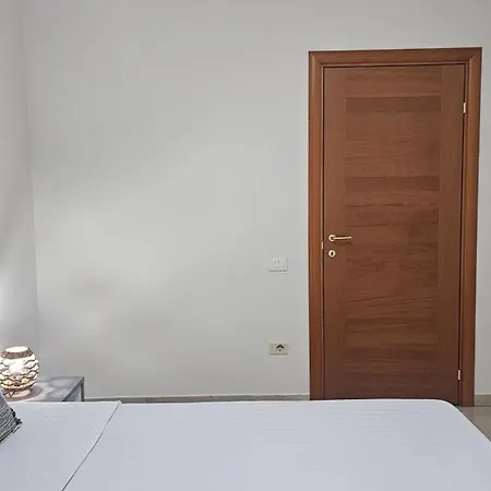 Daire Next To Blloku 2-bdr Spacious Tiran