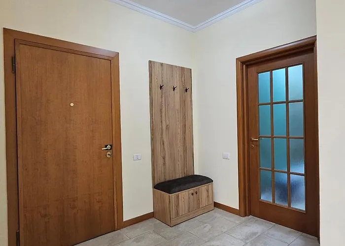 Daire Next To Blloku 2-bdr Spacious Tiran