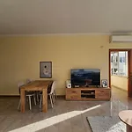 Next To Blloku 2-bdr Spacious تيرانا