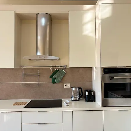 Apartament Next To Blloku 2-bdr Spacious *