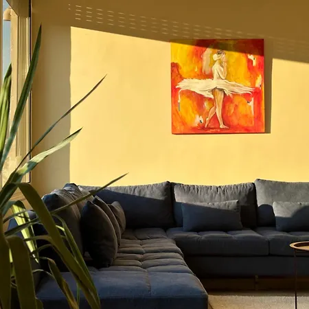 Apartament Next To Blloku 2-bdr Spacious *