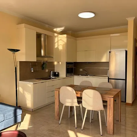 Apartament Next To Blloku 2-bdr Spacious