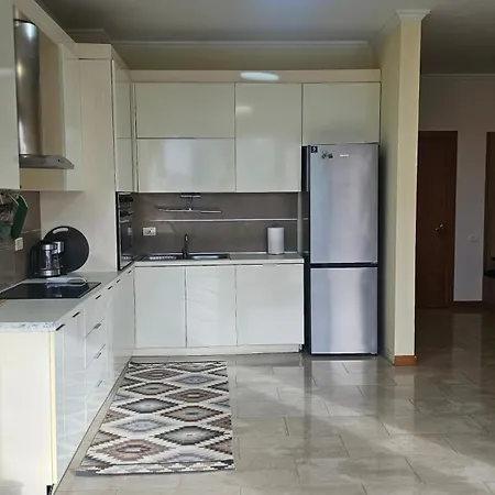 شقة Next To Blloku 2-bdr Spacious تيرانا