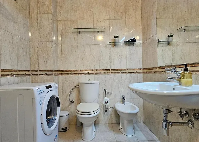 Next To Blloku 2-bdr Spacious شقة