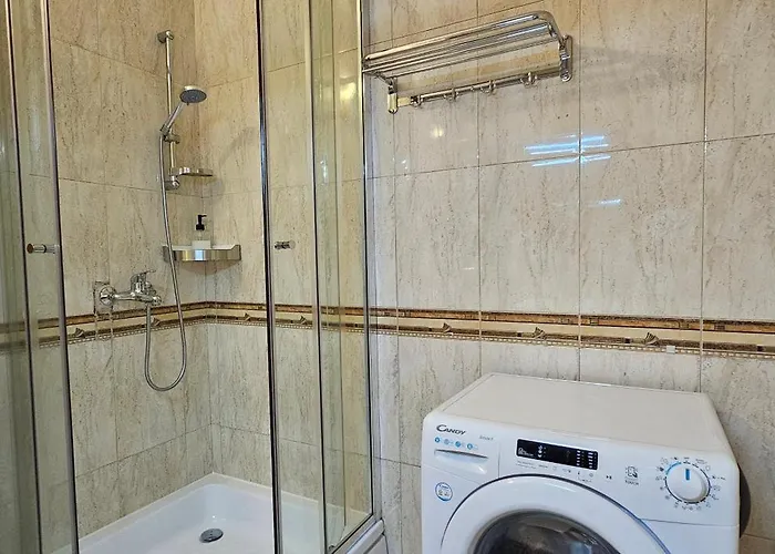 Next To Blloku 2-bdr Spacious شقة