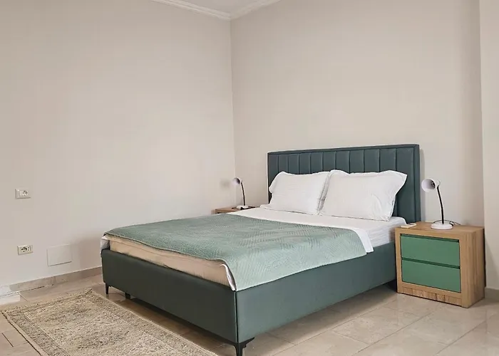 Next To Blloku 2-bdr Spacious تيرانا