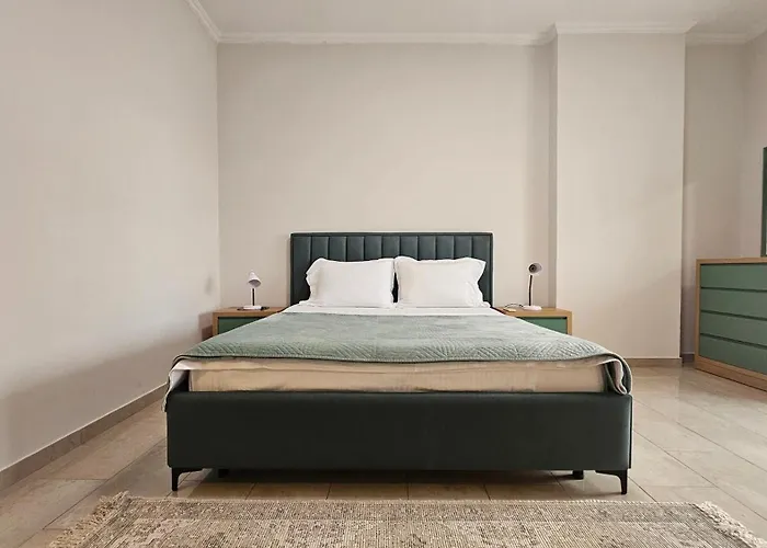 Next To Blloku 2-bdr Spacious شقة